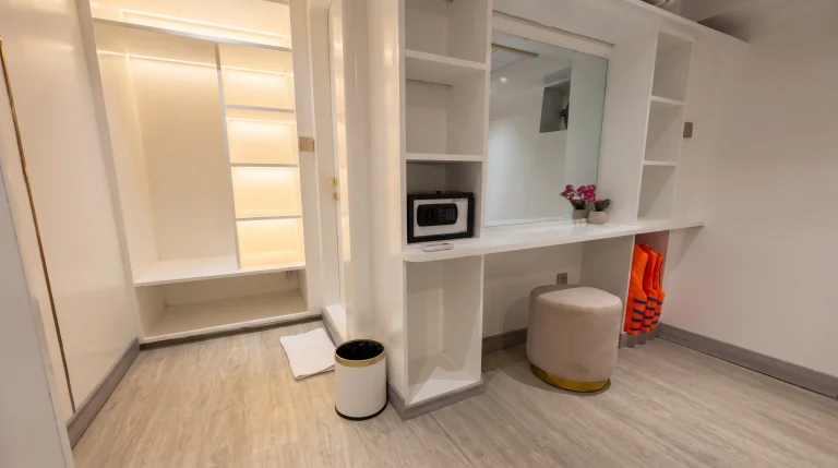 Grand Deluxe cabin dressing area and wardrobe aboard LASHA
