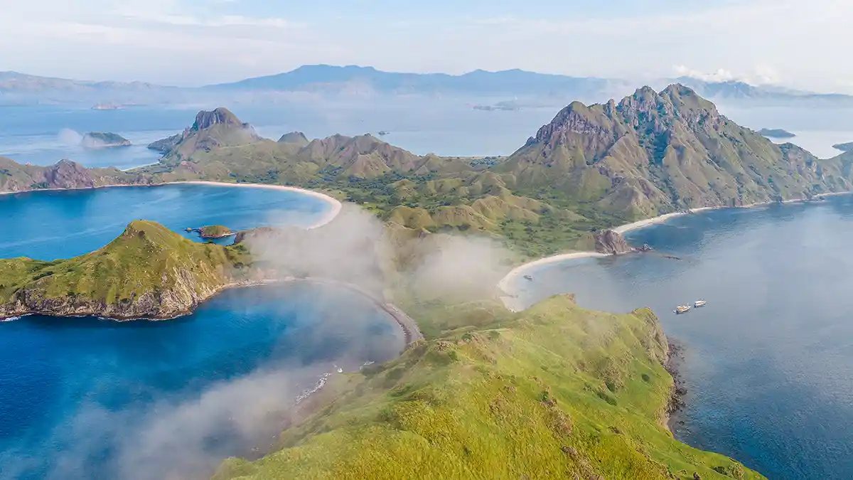 The three-bay ridge of Padar Island at sunrise