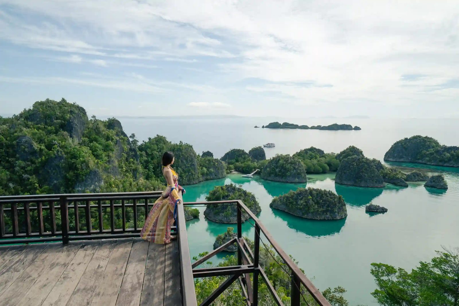 The karst lagoon at Piaynemo seen from the viewpoint stairs