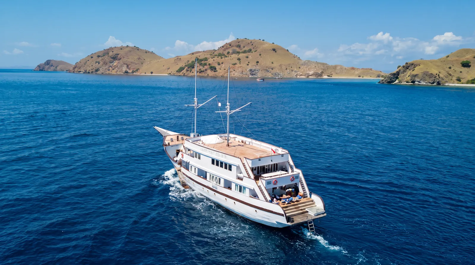 LASHA cruising the sheltered waters of Komodo National Park
