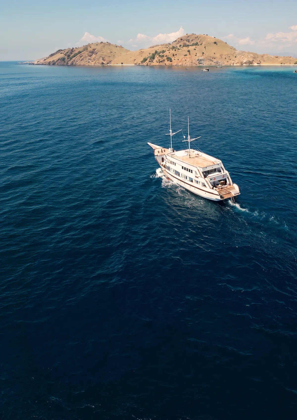 LASHA sailing the waters of Komodo National Park